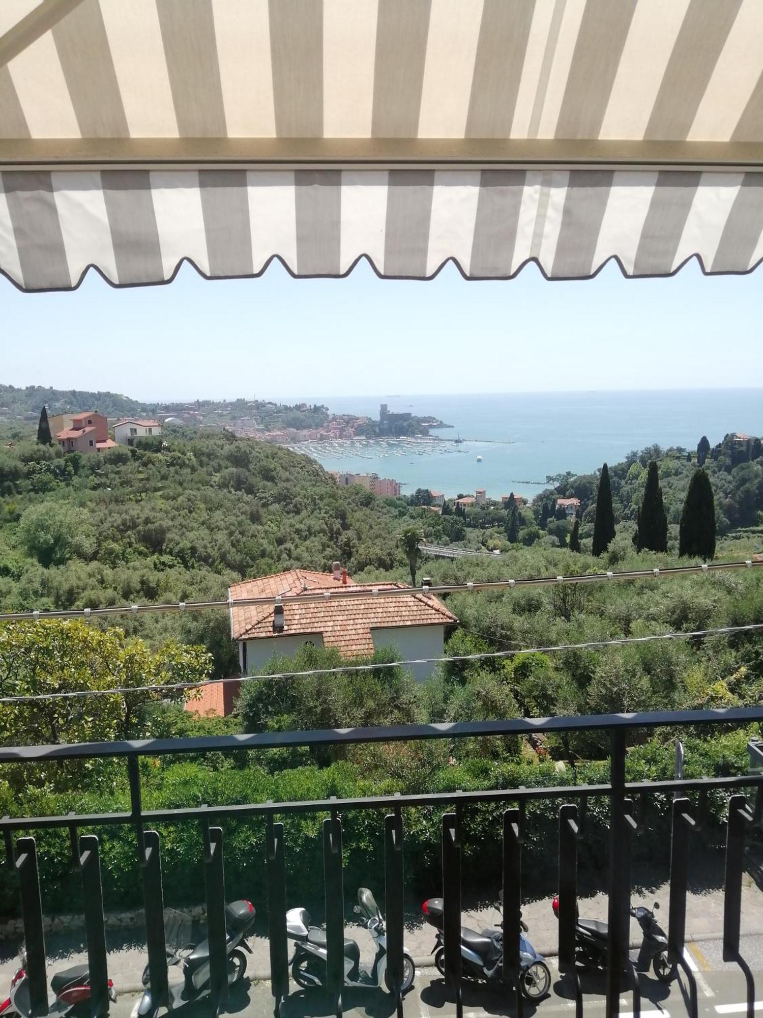 B&B Golfo Dei Poeti Леричі Екстер'єр фото
